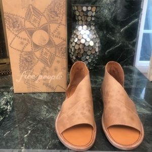 FREE PEOPLE MONT BLANC - BRAND NEW! 7.5